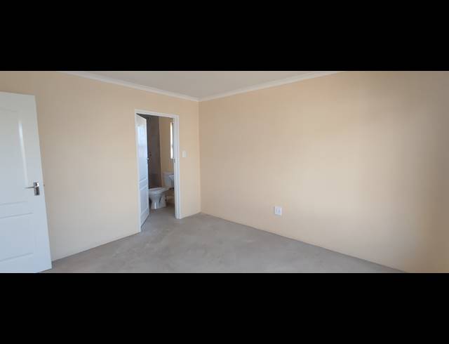 3 BEDROOM FREEHOLD FOR SALE IN SHARON PARK